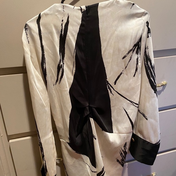 ZARA Blouse Low Neck - Picture 3 of 5